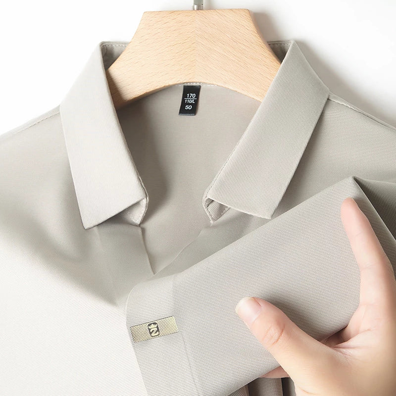 Leo | Polo Elegante con Colletto Aperto e Tessuto Ultra-Traspirante