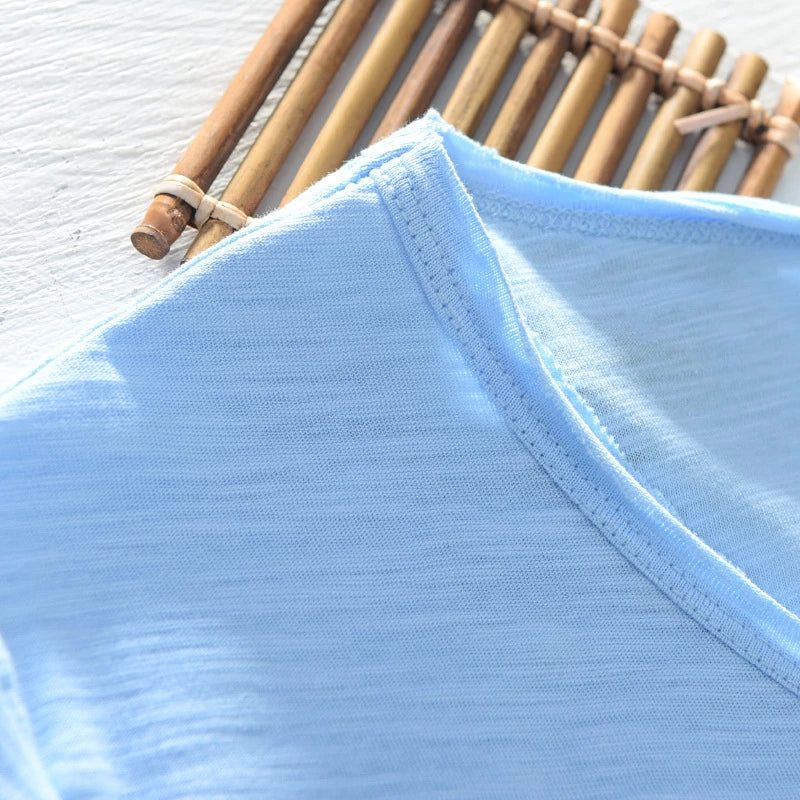 Milo | T-Shirt con scollo a V in cotone morbido